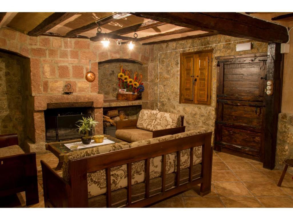 Masia Los Camineros Cella Exteriér fotografie