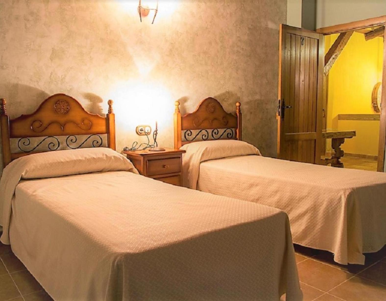 Masia Los Camineros Cella Exteriér fotografie